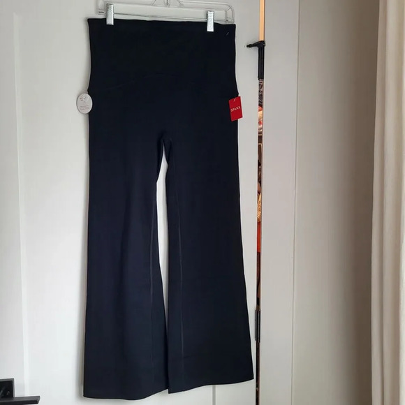 New Spanx Booty Boost Flare Yoga Pants Black Size XL NWT - Picture 7 of 16